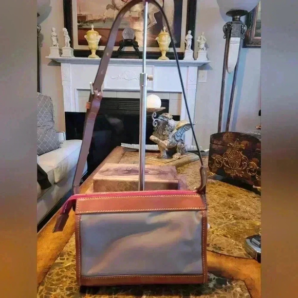 Dooney & Bourke shoulder bag - Picture 2 of 12